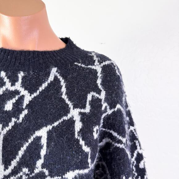 ASTR the Label Saira Floral Fuzzy Wool Blend Sweater Navy Academia Fall sz L NWT - Picture 4 of 11